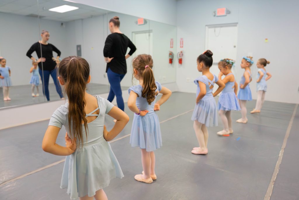 Mrs. Anne's pre-ballet 4 class on Thursday. Here the students are in place to work on pliés, tendus, and passés. At this age we can work on more stationary technique for a short period of class time.